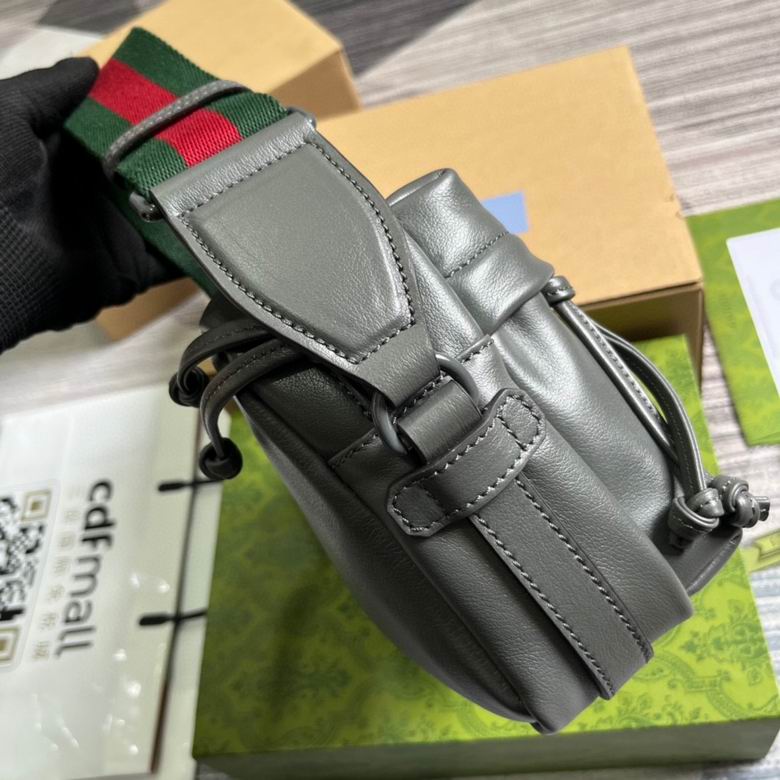 725696 23.5X15X8cm MP (3)