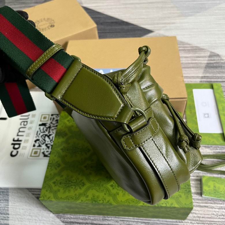 725696 23.5X15X8cm MP 2色 (12)