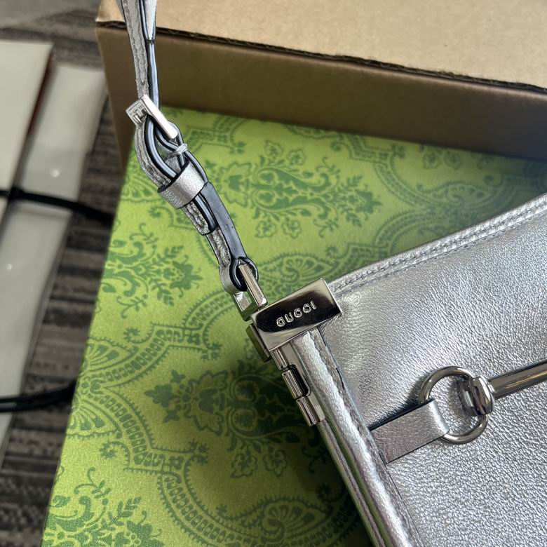 764191 23X18.5X3cm MP 5