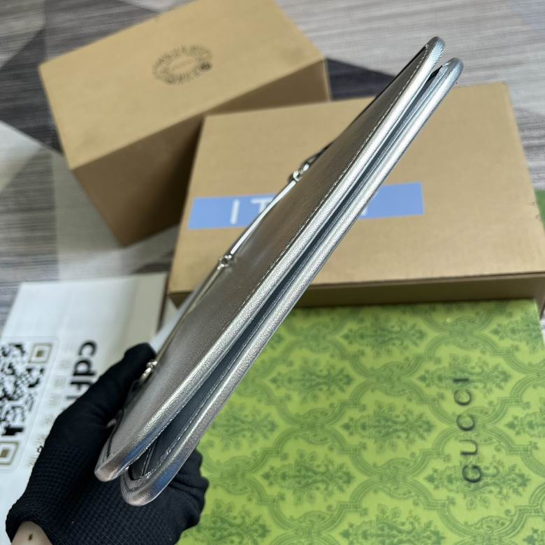 764191 23X18.5X3cm MP 7