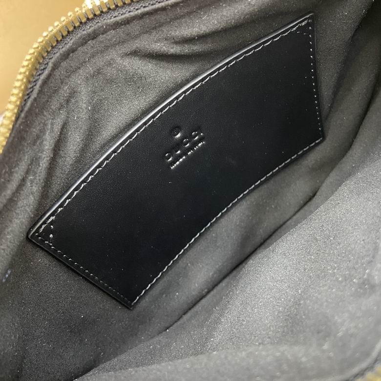 777263 17X26X4cm MP 7