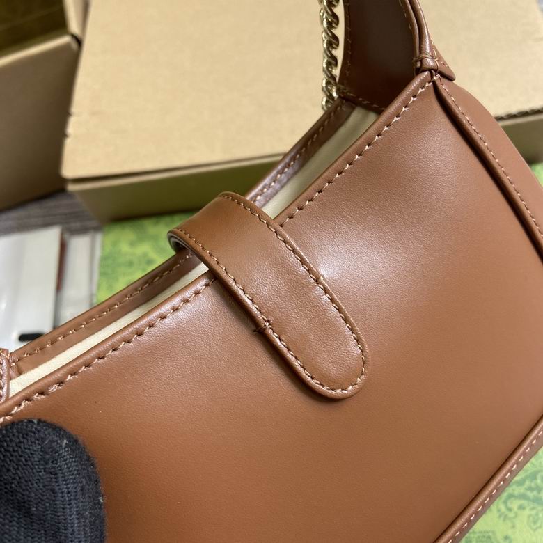 782889 19.5X18X3.5cm MP 6