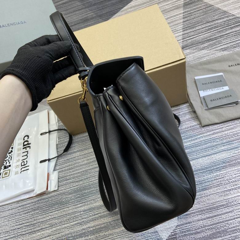 789772 35X23.3X10.9cm MP 5