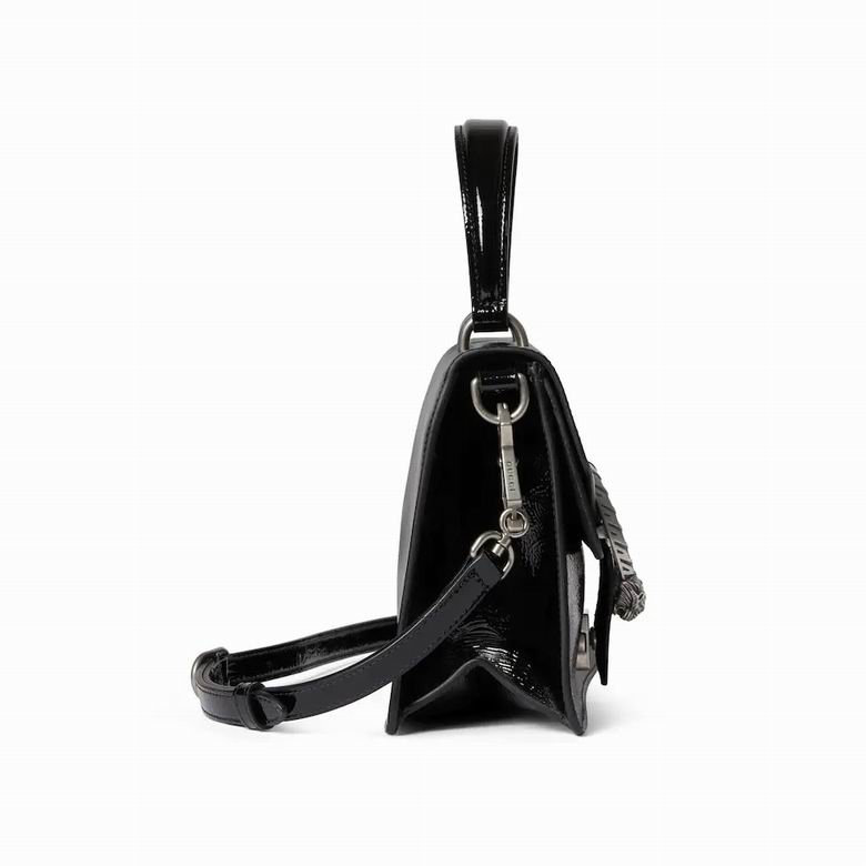 799599 22X16X8cm MP 3