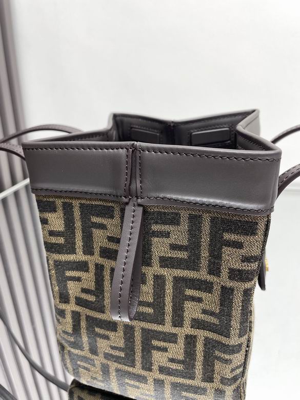 8092B68 15X18.5X15cm H 3