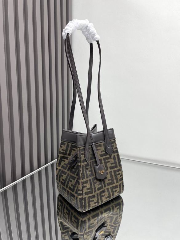 8092B68 15X18.5X15cm H 5