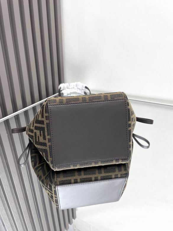 8092B68 15X18.5X15cm H 8