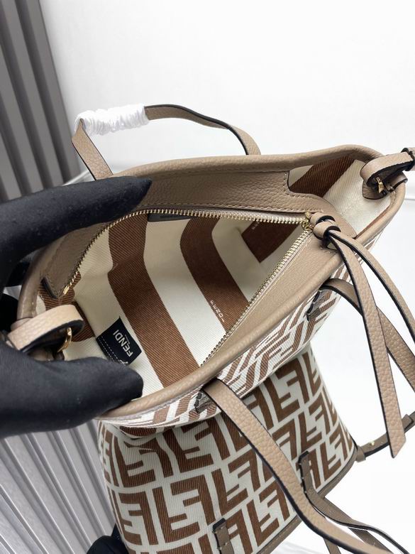 8100 23X19.5X15cm H 3色 4