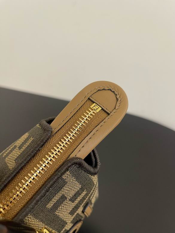 83315B68 17.5X18X8cm H 4