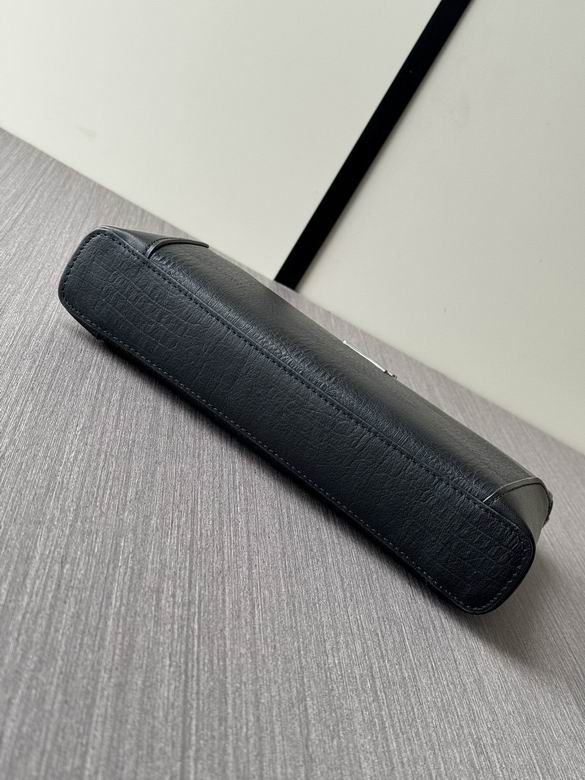 8462-4 27X17X4cm XM 7