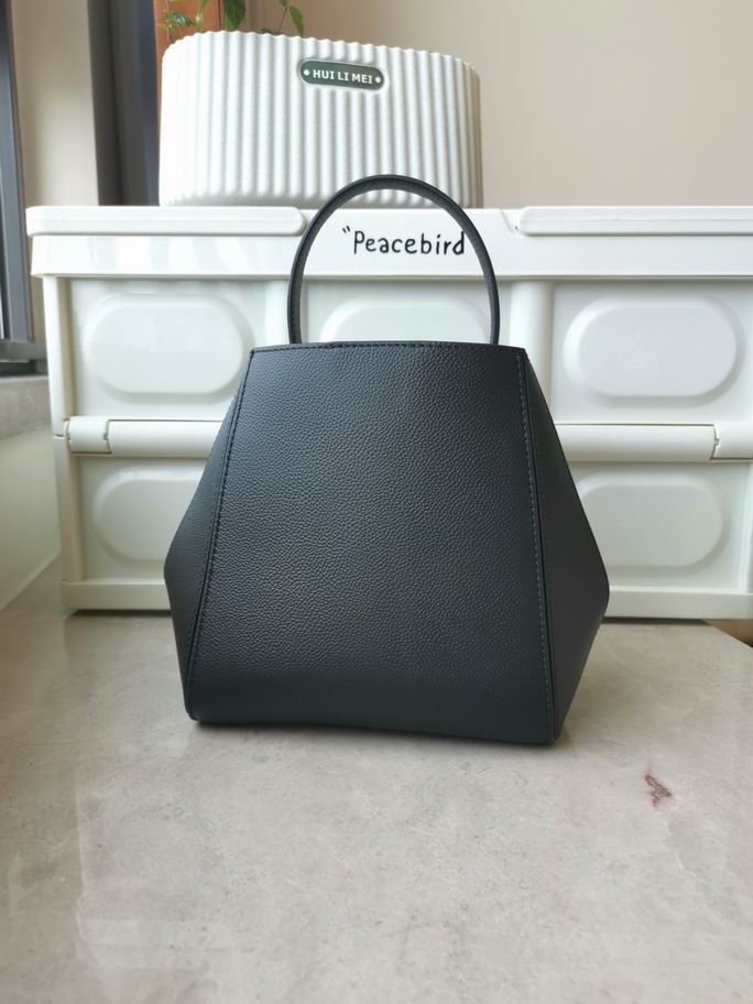 918 19X18X12.5cm TB 1