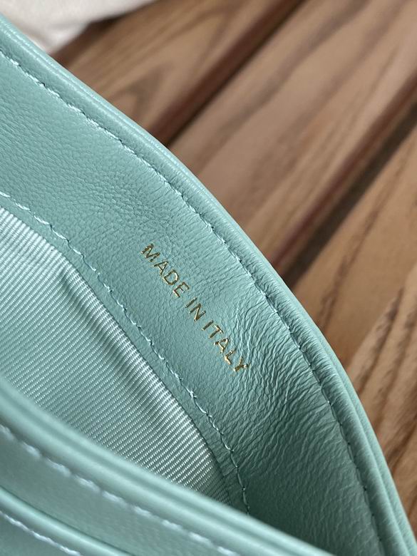 AP1167 11.2X7.5X0.5cm WO 6 (9)