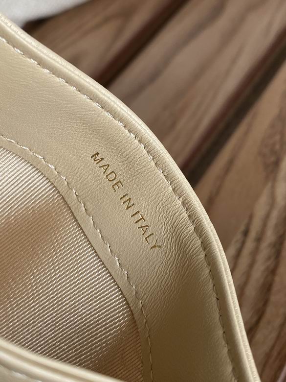 AP1167 11.2X7.5X0.5cm WO5 (9)