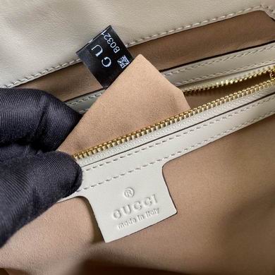 BA479197 35x23.5x14 (14)