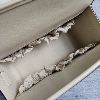 BG627323 27.5X17.5X11 (35)