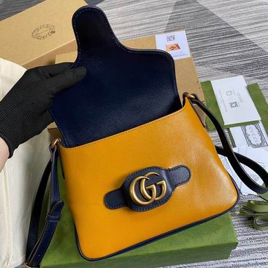 BG648934 23.5x17.5x5 (30)