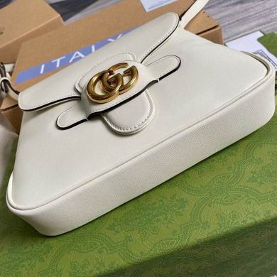 BG648934 23.5x17.5x5 (8)