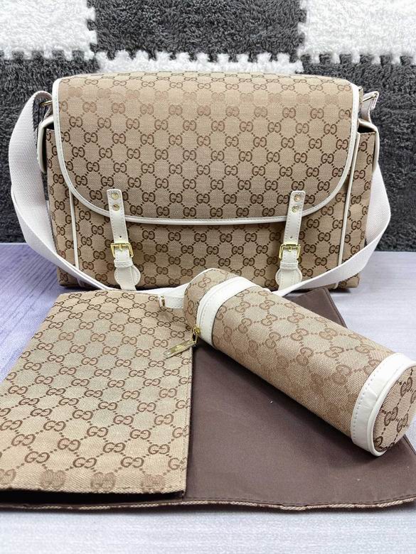 Gucci 42x30x15cm CX (2)