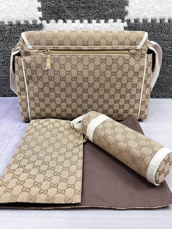Gucci 42x30x15cm CX (3)