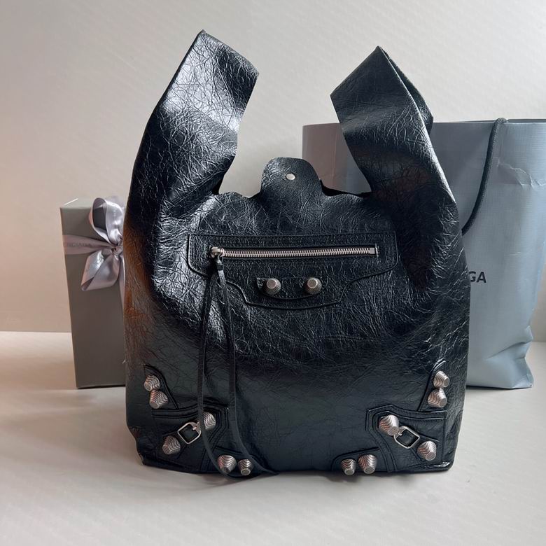 Le cagole 2240 32X30.9X13.9cm GY 1