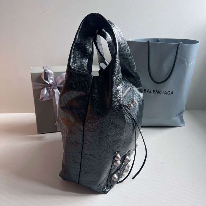 Le cagole 2240 32X30.9X13.9cm GY 2