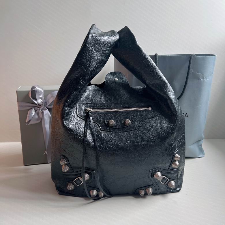 Le cagole 2240 32X30.9X13.9cm GY 4