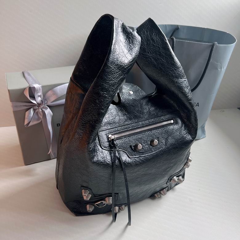 Le cagole 2240 32X30.9X13.9cm GY 5