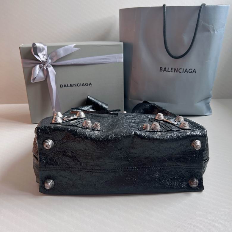 Le cagole 2240 32X30.9X13.9cm GY 6