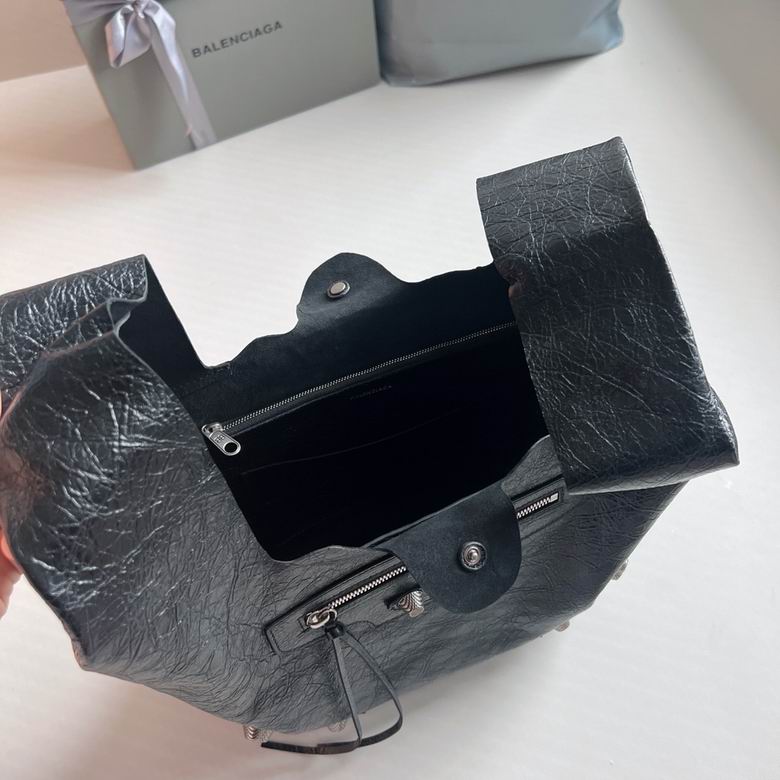 Le cagole 2240 32X30.9X13.9cm GY 7