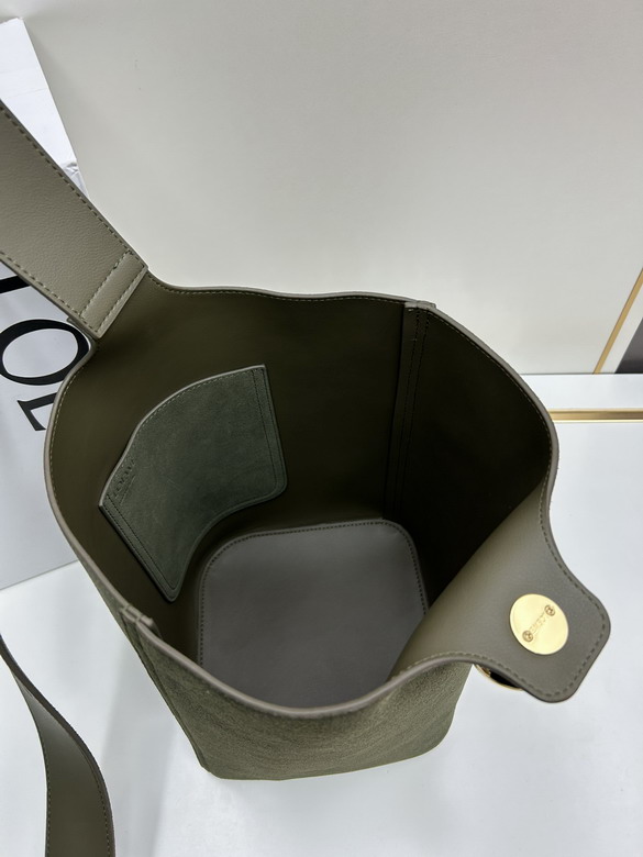 Loewe S652288 24 5x23 5x28cm jj1_7