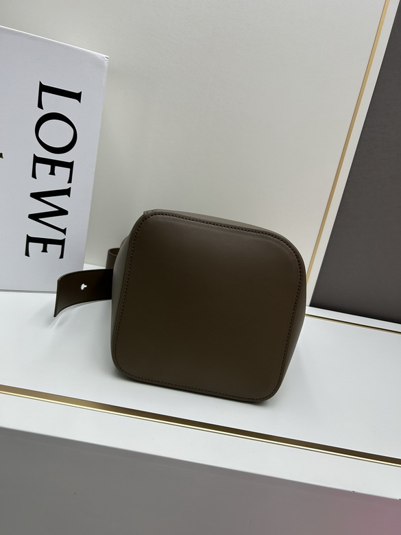 Loewe S652288 24 5x23 5x28cm jj2_4
