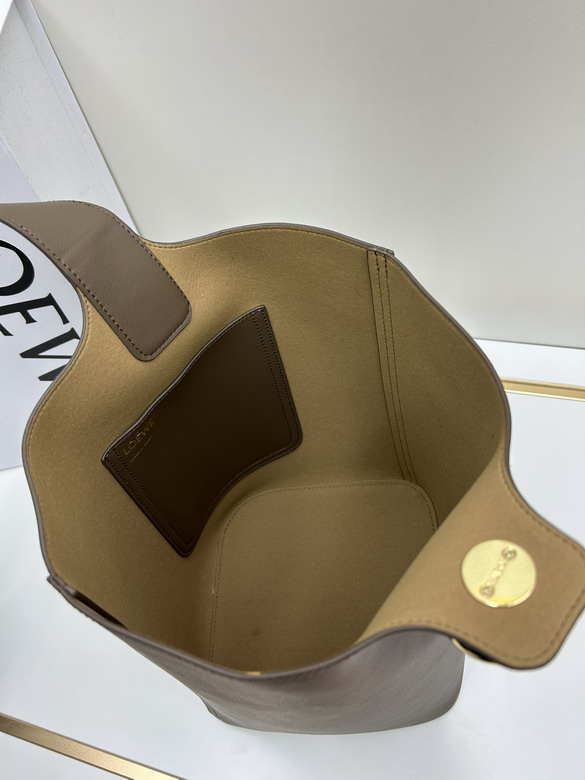 Loewe S652288 24 5x23 5x28cm jj2_7