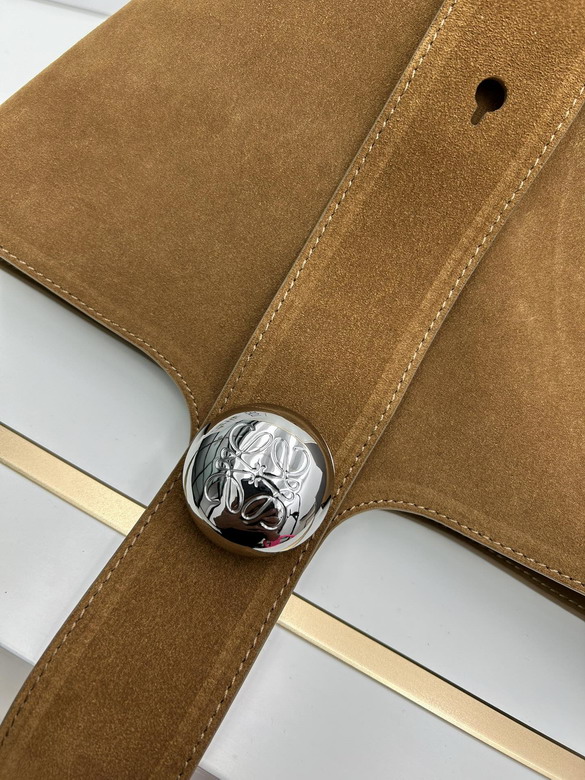 Loewe S652288 24 5x23 5x28cm jj_5