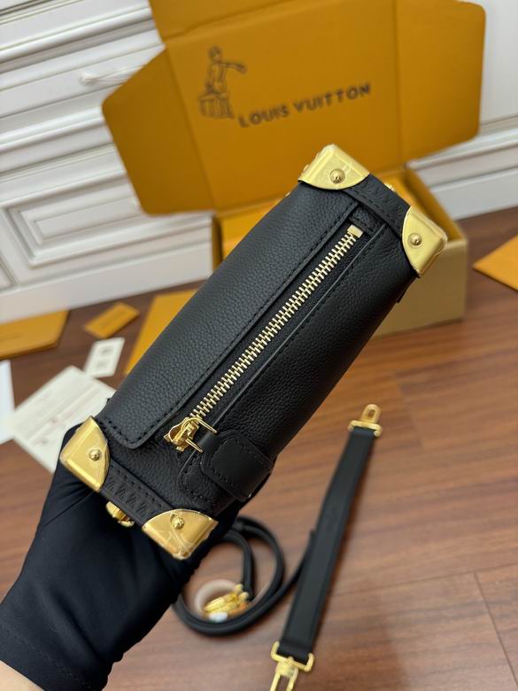 M23817 18X12.5X8cm YG 7