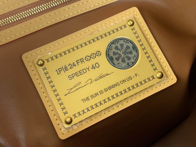 M24418 40X26X23cm YG 7