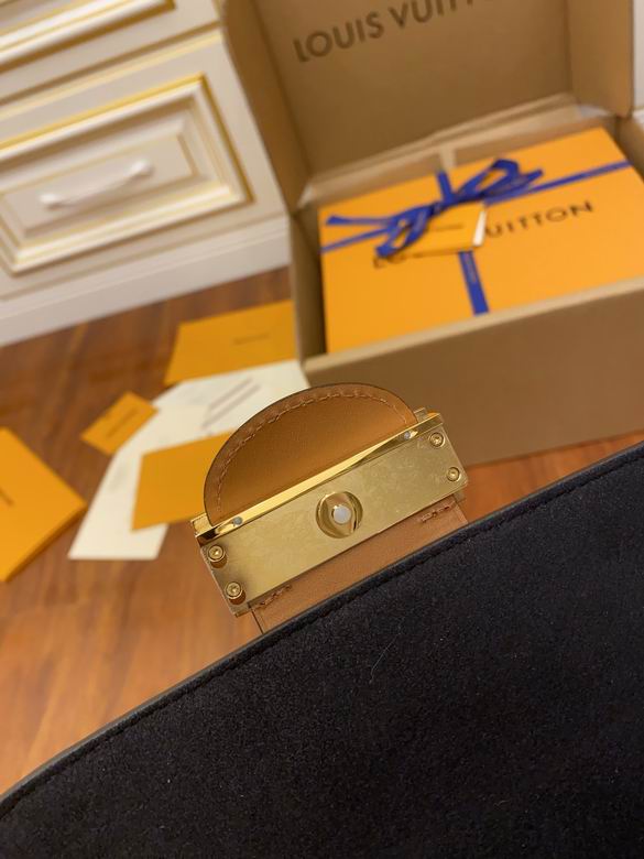 M68746 19X12X5cm YG 6