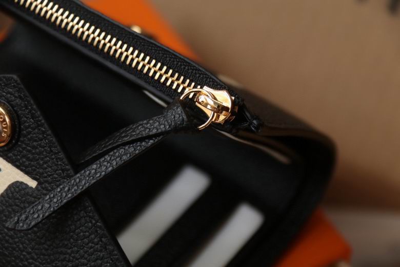 M81861 12X9.5X1.5cm XM 2色 15