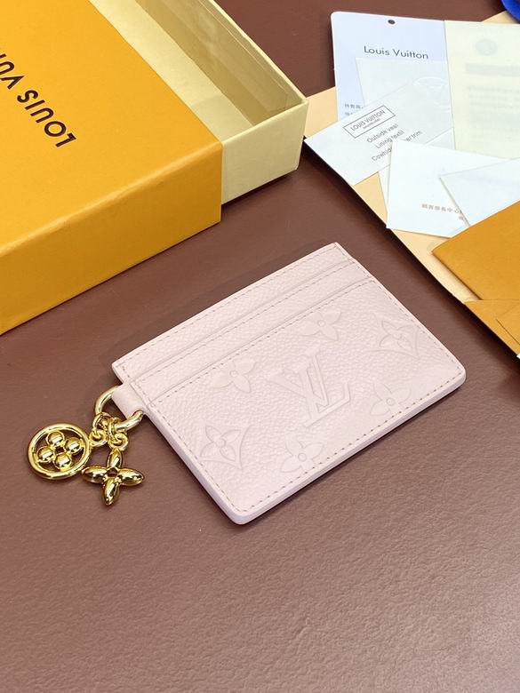 M82132 10.2X7.3X0.3cm YG 1