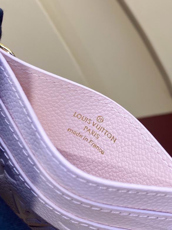 M82132 10.2X7.3X0.3cm YG 8