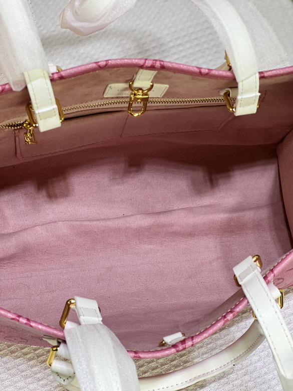 On M46542 34x26x13cm ss2_9