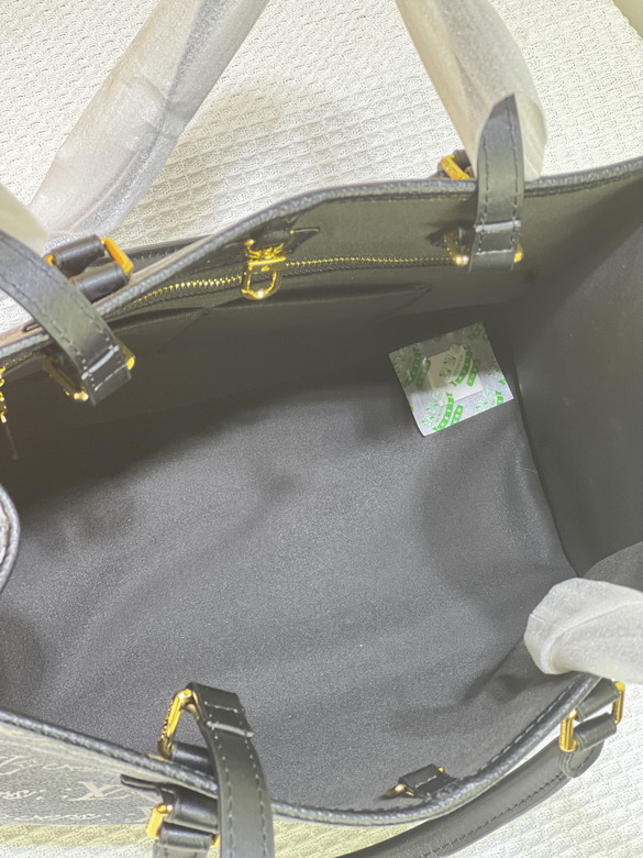 On M46542 34x26x13cm ss_9