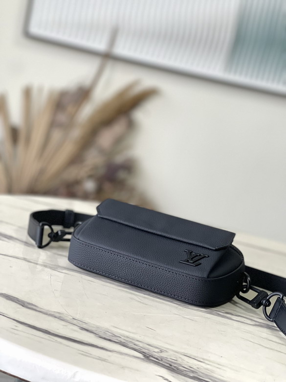 Pilot M83563 20x12x5 5cm gf1_4