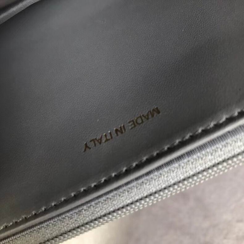 Wallet on chain 33814 19x12.5cm AL15 (7)