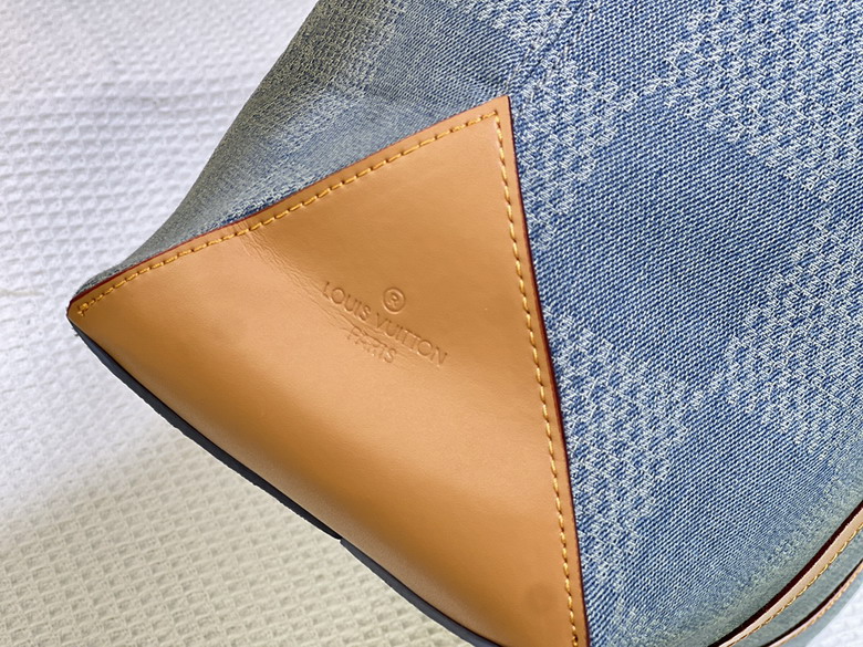 Weekend M40702 43x34x17 5cm ss1_6