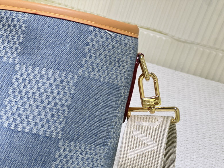 Weekend M40702 43x34x17 5cm ss1_7