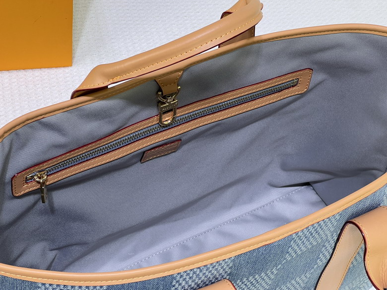 Weekend M40702 43x34x17 5cm ss1_8