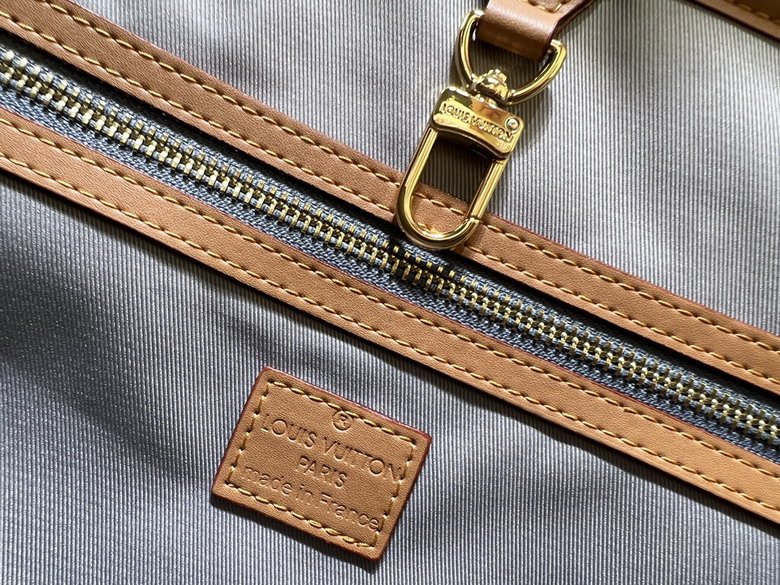 Weekend M40702 43x34x17 5cm ss1_9