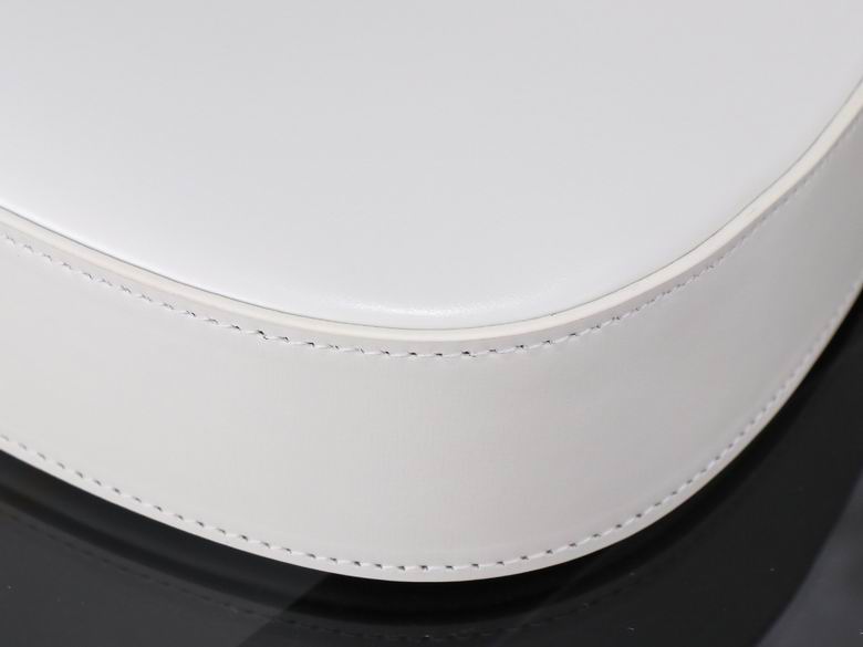 115703 22X13.5X4cm YG 5