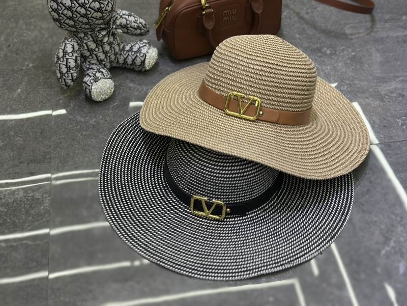 26 Valentino Top Hat