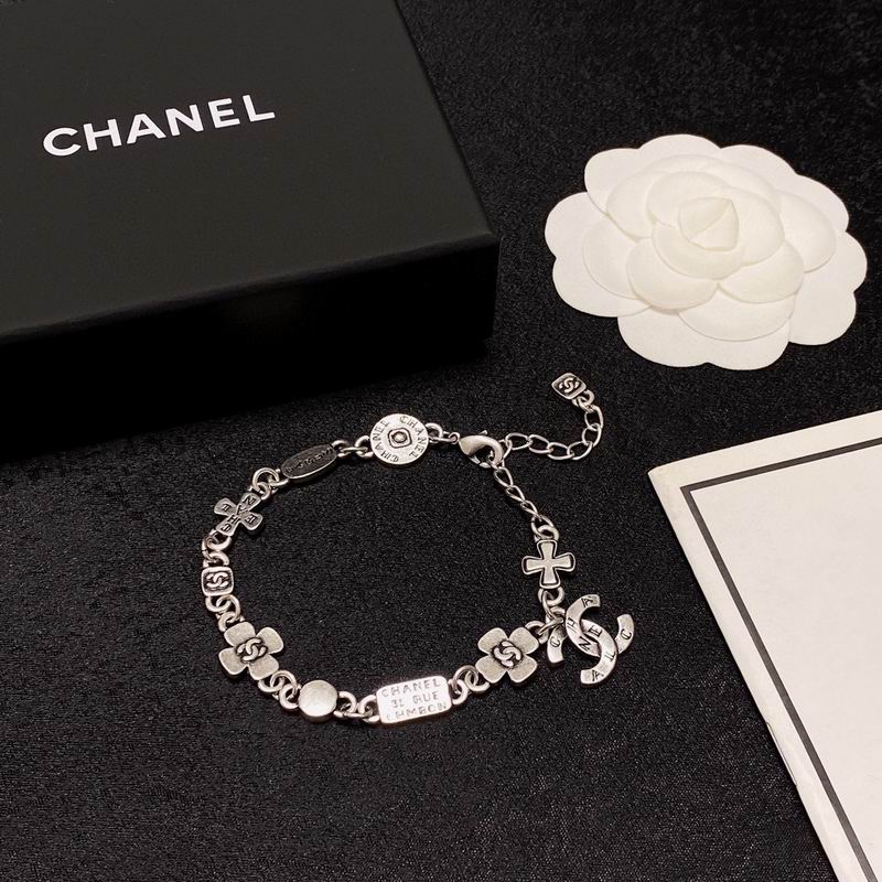 Chanel bracelet 3lyx52